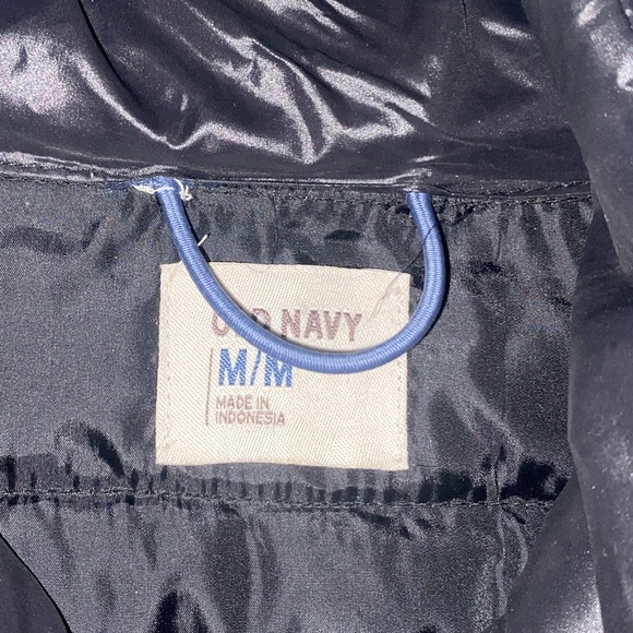 Old Navy Black Puffer Jacket - Picture 3 of 3